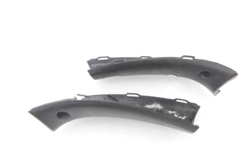 photo de COUVRE GUIDON ARRIERE KYMCO GRAND DINK 250 (2002 - 2007)