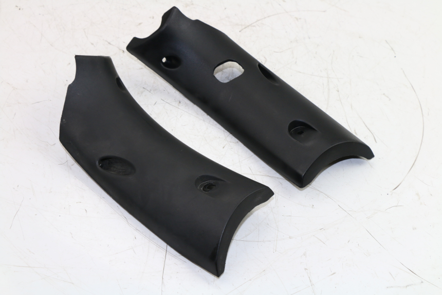 photo de COUVRE GUIDON ARRIERE KYMCO GRAND DINK 125 (2002 - 2007)