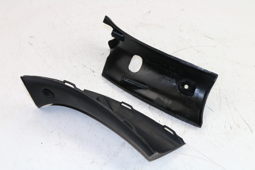 photo de COUVRE GUIDON ARRIERE KYMCO GRAND DINK 125 (2002 - 2007)