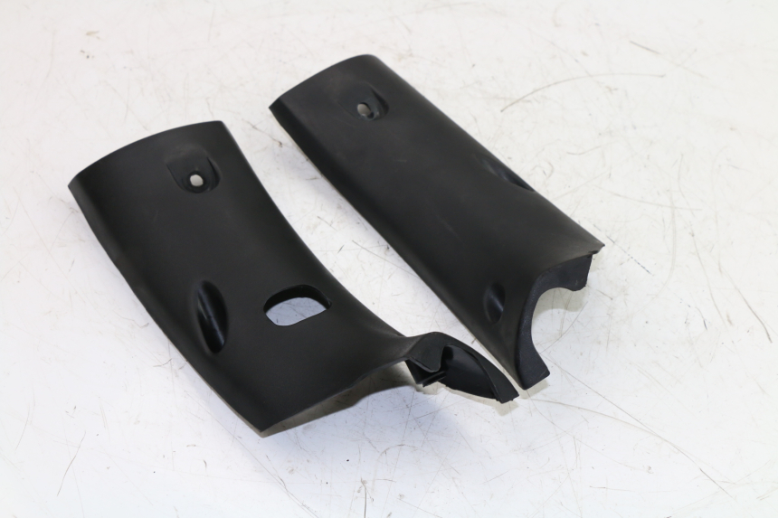 photo de COUVRE GUIDON ARRIERE KYMCO GRAND DINK 125 (2002 - 2007)