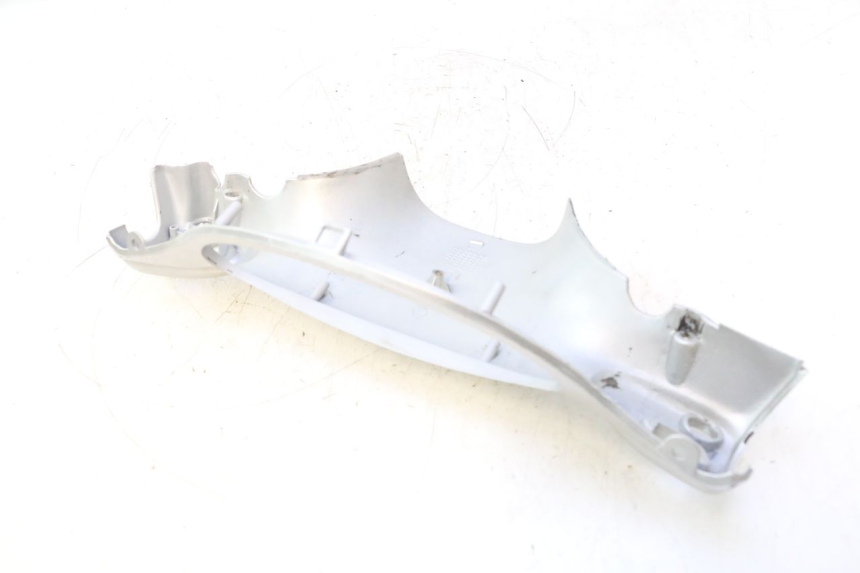 photo de COUVRE GUIDON ARRIERE PIAGGIO LIBERTY 50 (1998 - 2003) - Autre angle de vue