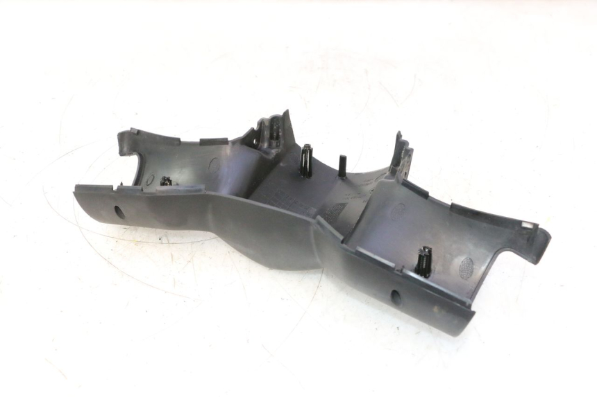 photo de COUVRE GUIDON ARRIERE PEUGEOT LUDIX PRO 2T 50 (2010 - 2017) - Gros plan technique