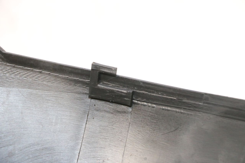 photo de COUVRE GUIDON ARRIERE KEEWAY MATRIX RX9 125 (2006 - 2007) - Détail de la pièce