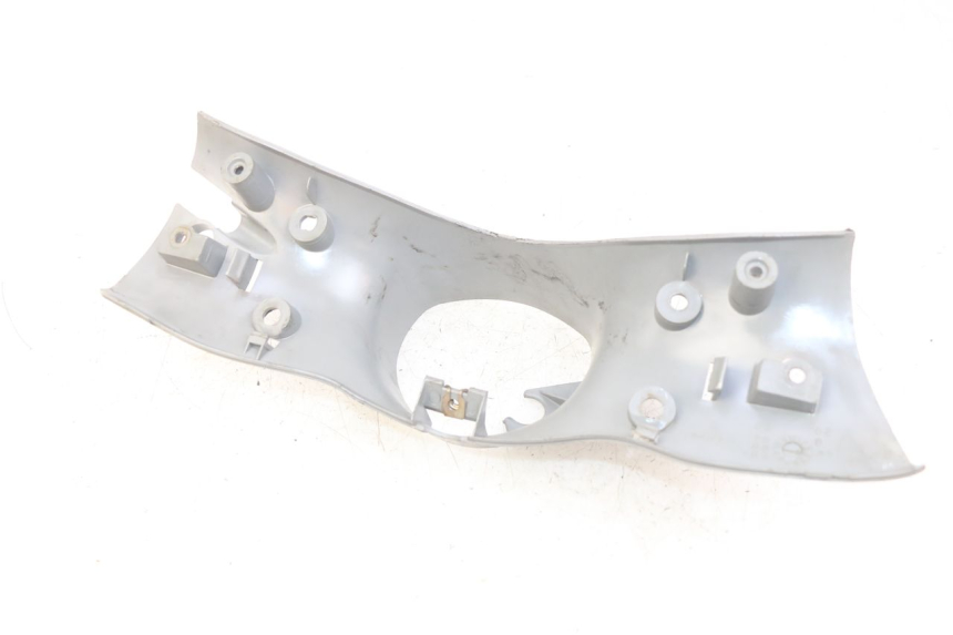 photo de COUVRE GUIDON ARRIERE MBK FLIPPER 50 (2004 - 2012)