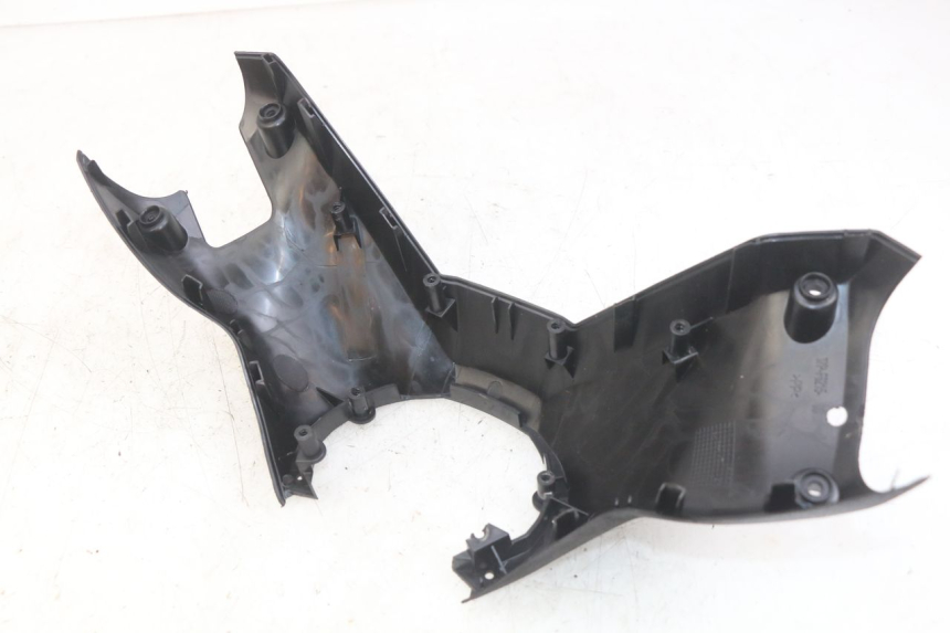 photo de COUVRE GUIDON ARRIERE MBK SKYCRUISER 125 (2010 - 2013)