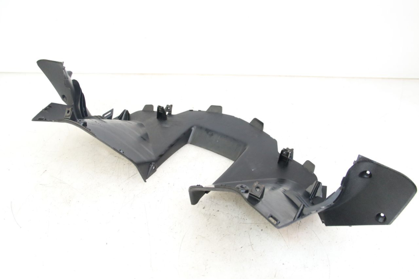 photo de COUVRE GUIDON ARRIERE MBK SKYCRUISER 125 (2006 - 2009)