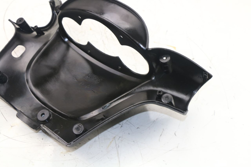 photo de COUVRE GUIDON ARRIERE MBK SKYLINER 125 (2001 - 2003)