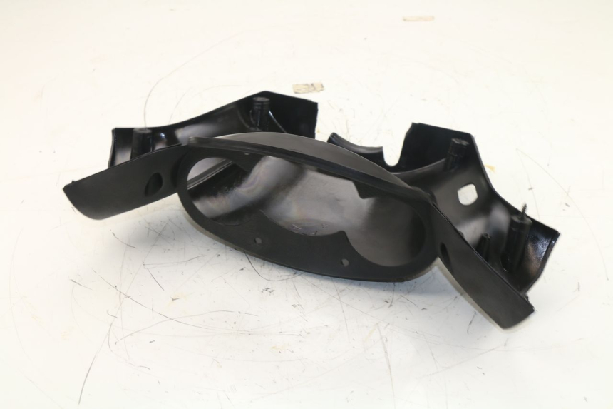 photo de COUVRE GUIDON ARRIERE MBK SKYLINER 125 (2001 - 2003)