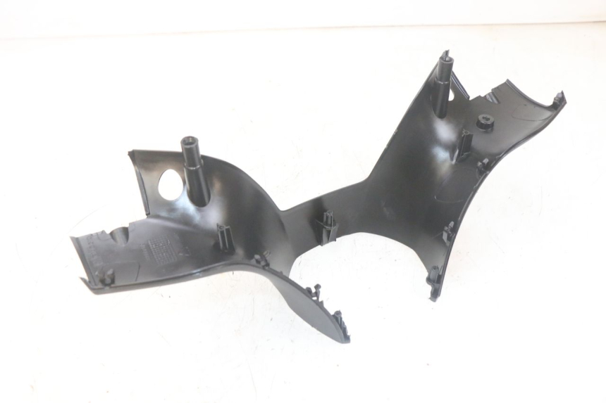 photo de COUVRE GUIDON ARRIERE PIAGGIO MP3 HPE 300 (2019 - 2026) - Points de fixation