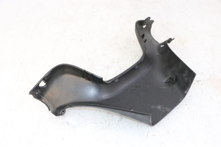 photo de COUVRE GUIDON ARRIERE PIAGGIO MP3 LT 300 (2010 - 2016)