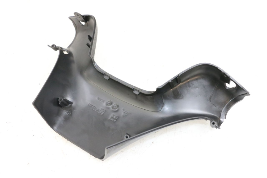 photo de COUVRE GUIDON ARRIERE PIAGGIO MP3 500 (2011 - 2015)