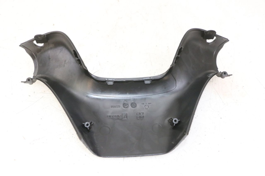 photo de COUVRE GUIDON ARRIERE PIAGGIO MP3 500 (2011 - 2015)