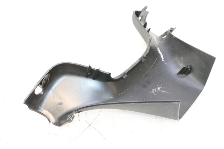photo de COUVRE GUIDON ARRIERE PIAGGIO MP3 125 (2006 - 2014) - Zoom état d’usage