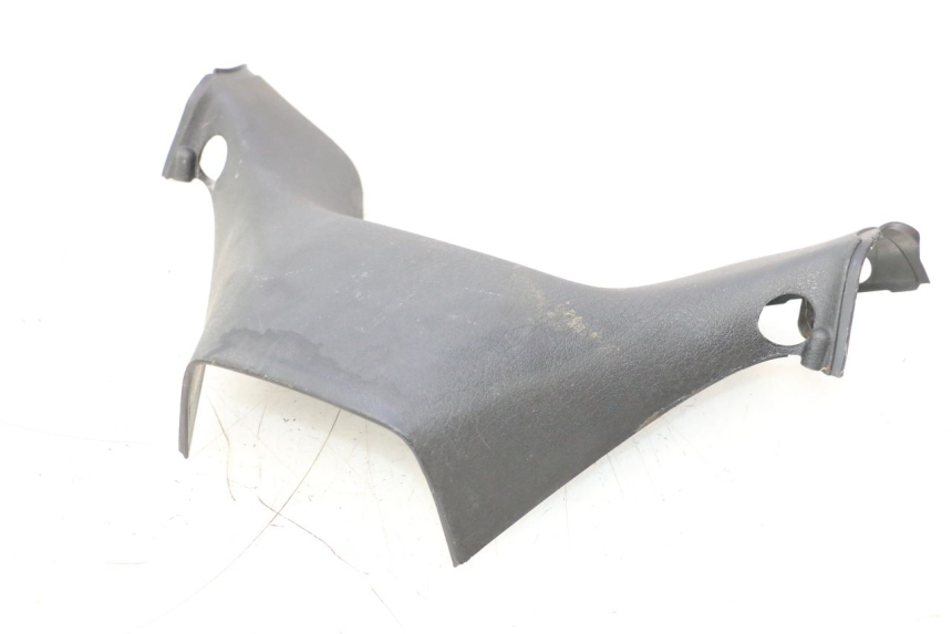 photo de COUVRE GUIDON ARRIERE PIAGGIO MP3 125 (2006 - 2014) - Gros plan technique