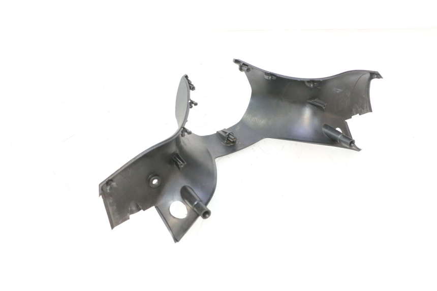 photo de COUVRE GUIDON ARRIERE PIAGGIO MP3 500 (2016 - 2018) - Points de fixation