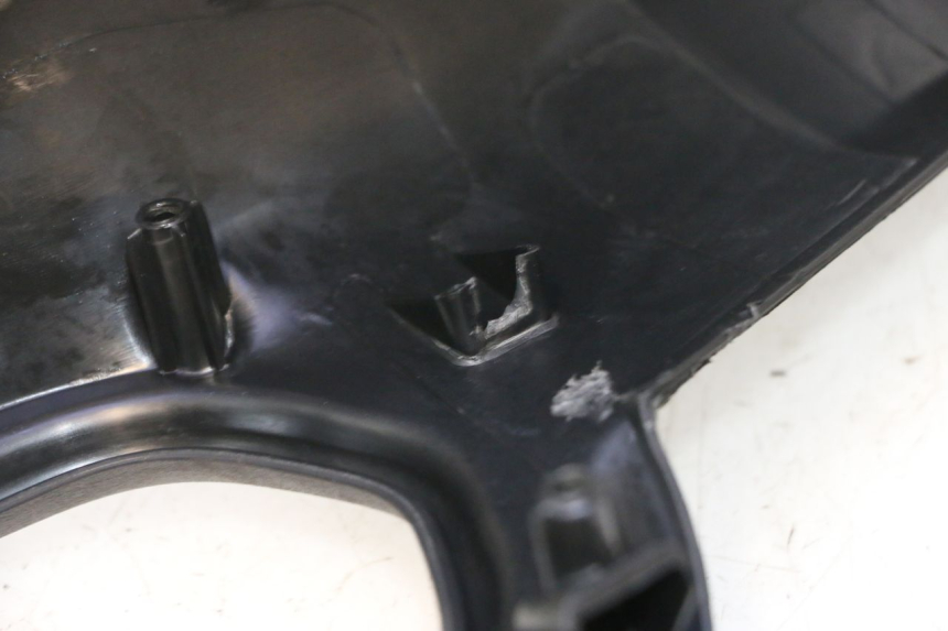 photo de COUVRE GUIDON ARRIERE PIAGGIO NEW TYPHOON 50 (2018 - 2021) - Points de fixation