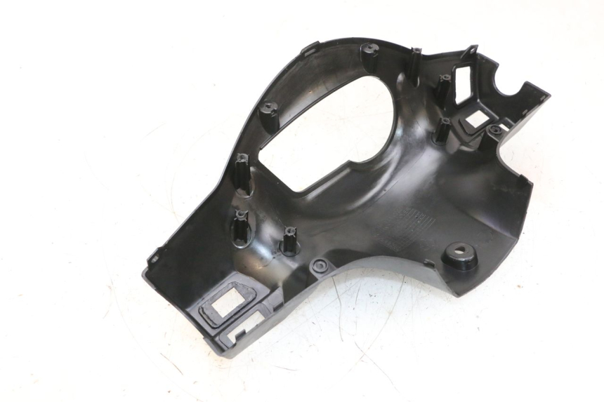 photo de COUVRE GUIDON ARRIERE SYM ORBIT 2 50 (2008 - 2014) - Gros plan technique