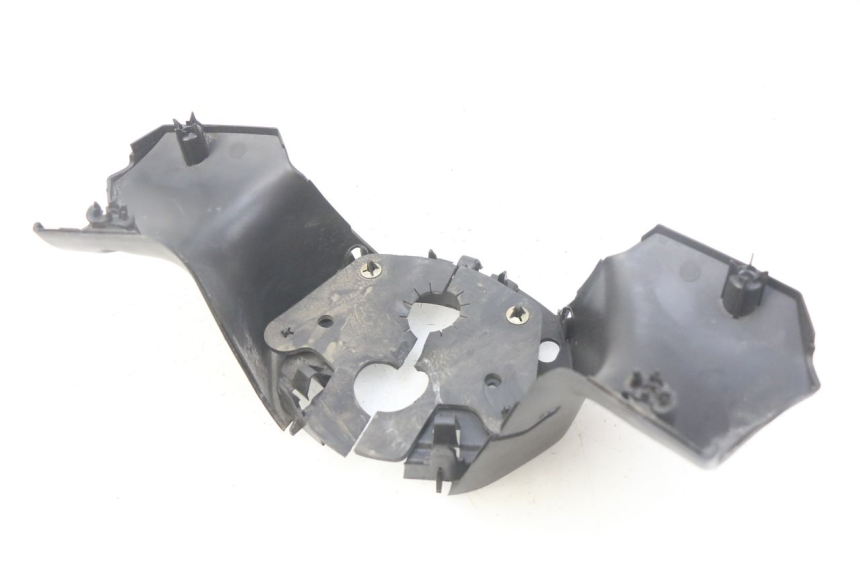 photo de COUVRE GUIDON ARRIERE PEUGEOT CITYSTAR 125 (2011 - 2017)