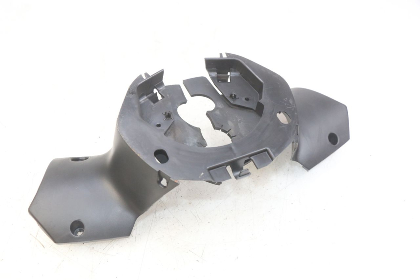 photo de COUVRE GUIDON ARRIERE PEUGEOT CITYSTAR 125 (2011 - 2017)