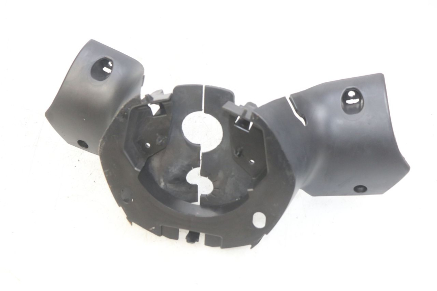 photo de COUVRE GUIDON ARRIERE PEUGEOT CITYSTAR 125 (2011 - 2017)