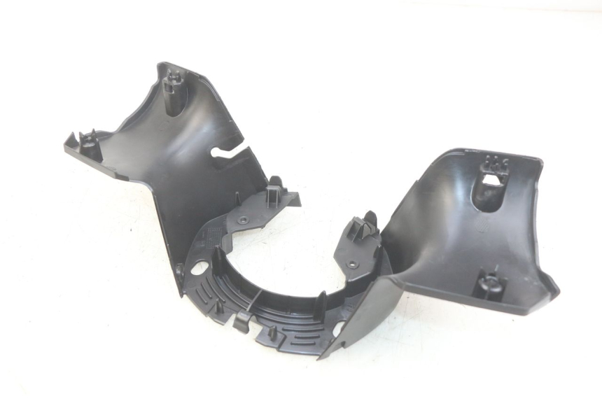 photo de COUVRE GUIDON ARRIERE PEUGEOT CITYSTAR AIR 125 (2014 - 2017)