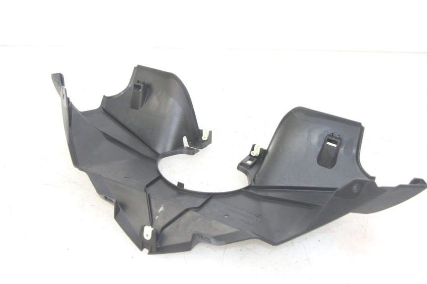 photo de COUVRE GUIDON ARRIERE PEUGEOT GEOPOLIS RS 125 (2007 - 2009)