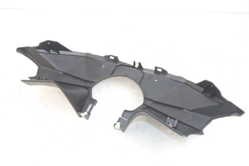 photo de COUVRE GUIDON ARRIERE PEUGEOT GEOPOLIS RS 125 (2007 - 2009)
