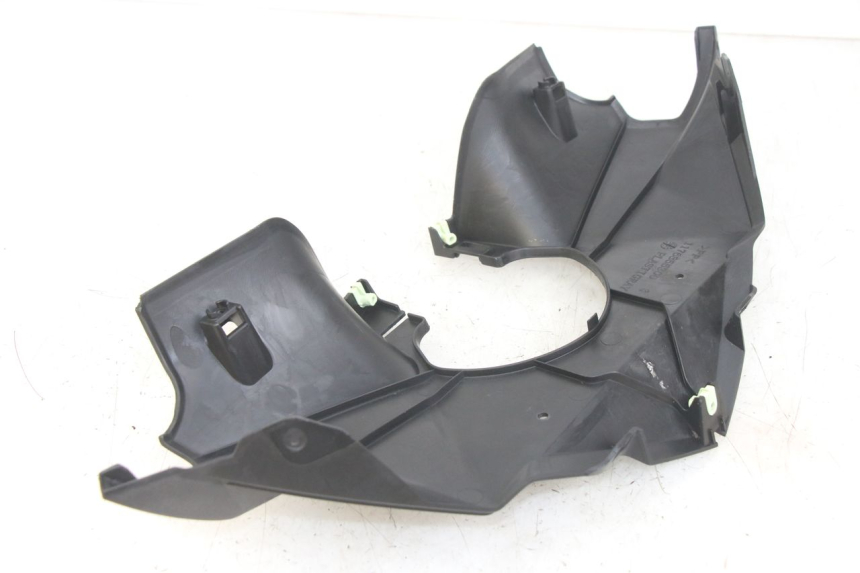 photo de COUVRE GUIDON ARRIERE PEUGEOT GEOPOLIS RS 125 (2007 - 2009)