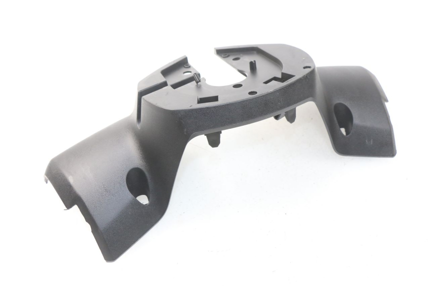 photo de COUVRE GUIDON ARRIERE PEUGEOT METROPOLIS 400 (2017 - 2020)