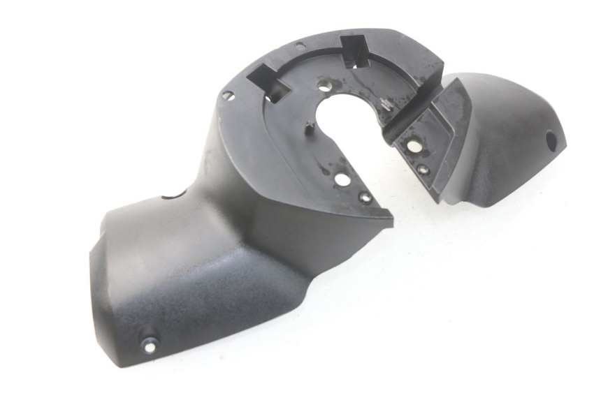 photo de COUVRE GUIDON ARRIERE PEUGEOT METROPOLIS 400 (2017 - 2020)