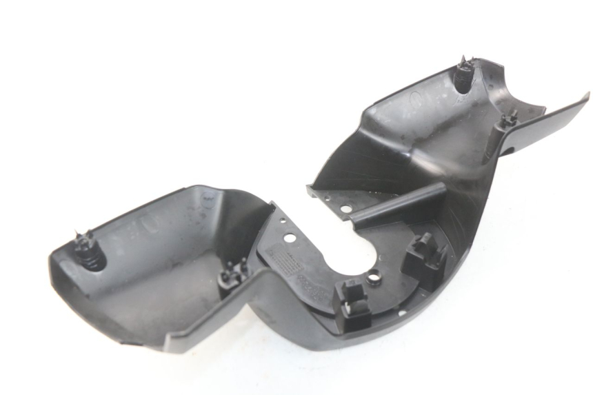 photo de COUVRE GUIDON ARRIERE PEUGEOT METROPOLIS 400 (2017 - 2020)