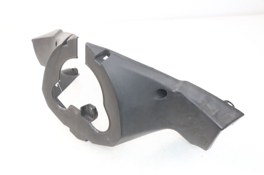 photo de COUVRE GUIDON ARRIERE PEUGEOT SATELIS 500 (2007 - 2013)