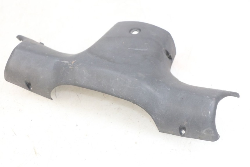 photo de COUVRE GUIDON ARRIERE PEUGEOT TREKKER 50 (1998 - 2004)