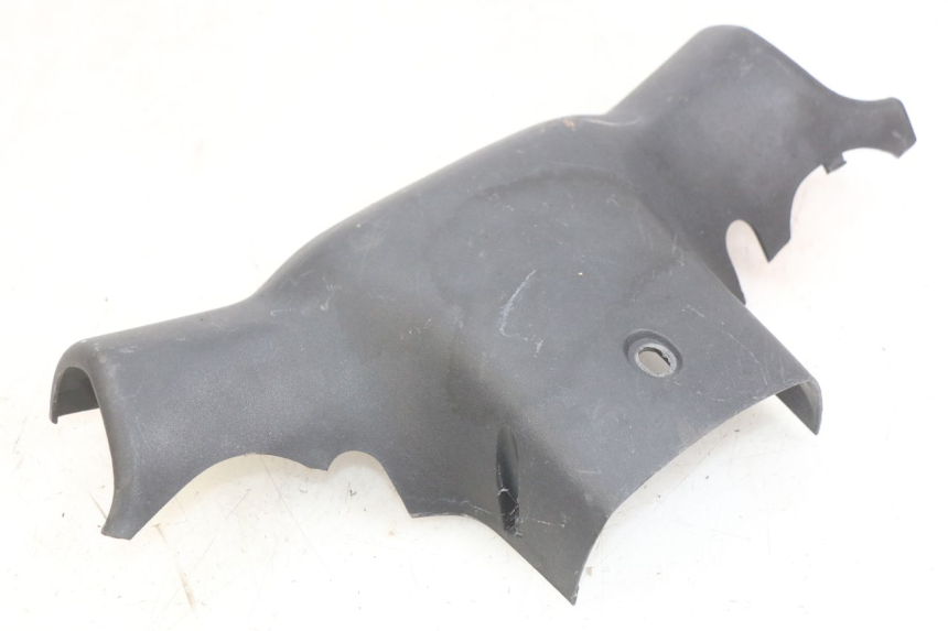 photo de COUVRE GUIDON ARRIERE PEUGEOT TREKKER 50 (1998 - 2004)