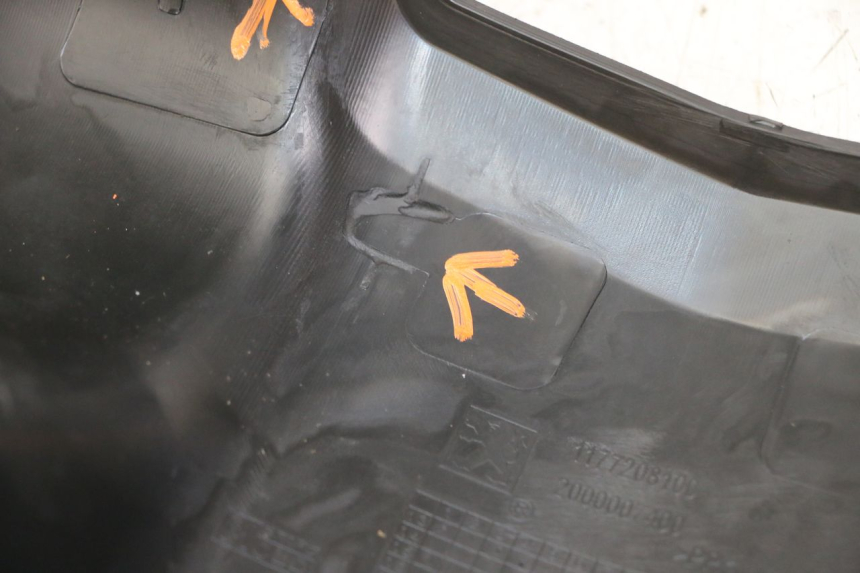 photo de COUVRE GUIDON ARRIERE PEUGEOT VIVACITY 125 (2010 - 2017)
