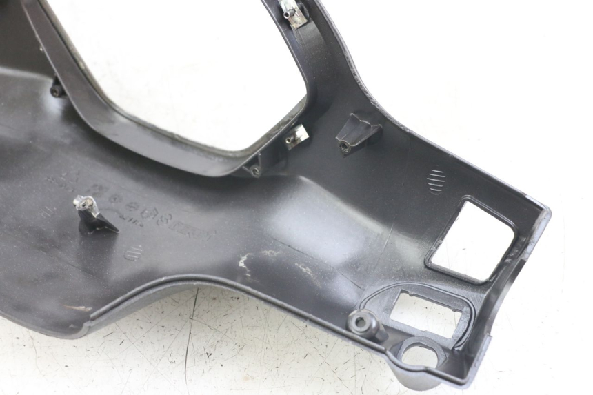 photo de COUVRE GUIDON ARRIERE PIAGGIO LIBERTY 125 (2009 - 2013)