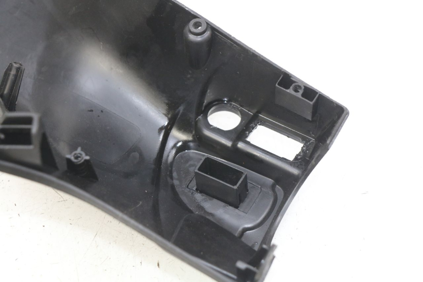 photo de COUVRE GUIDON ARRIERE PIAGGIO LIBERTY IGET 4T 50 (2015 - 2020)