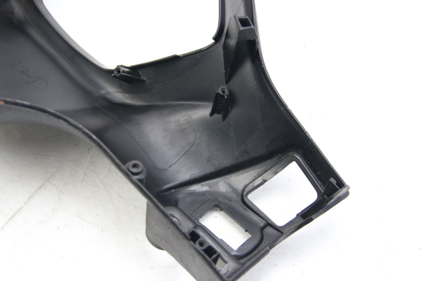 photo de COUVRE GUIDON ARRIERE PIAGGIO LIBERTY IGET 4T 50 (2015 - 2020)