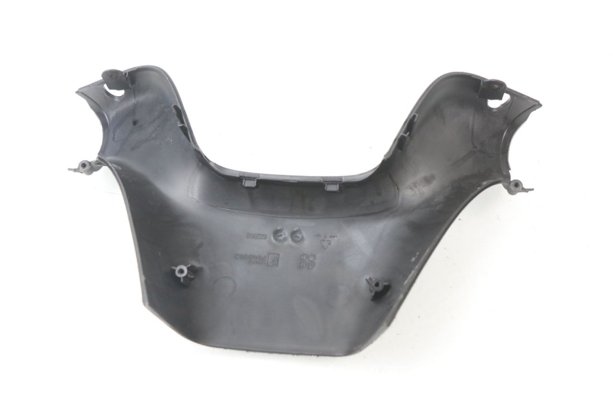 photo de COUVRE GUIDON ARRIERE PIAGGIO MP3 LT 400 (2007 - 2012)