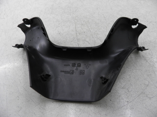 photo de COUVRE GUIDON ARRIERE PIAGGIO MP3 LT 300 (2010 - 2016)