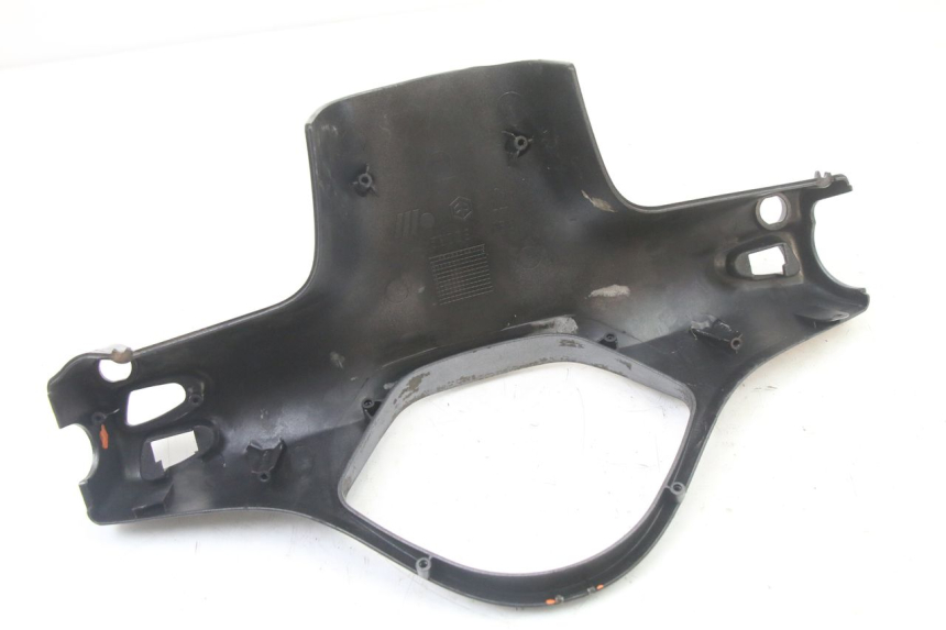 photo de COUVRE GUIDON ARRIERE PIAGGIO VESPA GRANTURISMO 125 (2003 - 2007)