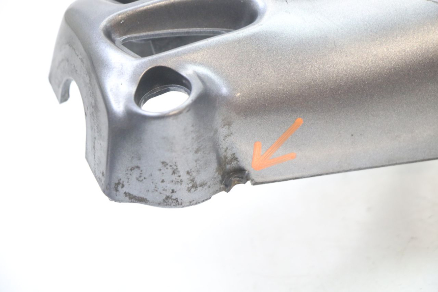 photo de COUVRE GUIDON ARRIERE PIAGGIO VESPA GRANTURISMO 125 (2003 - 2007)