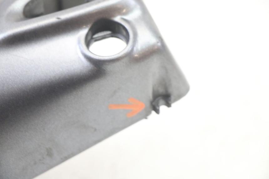 photo de COUVRE GUIDON ARRIERE PIAGGIO VESPA GRANTURISMO 125 (2003 - 2007)