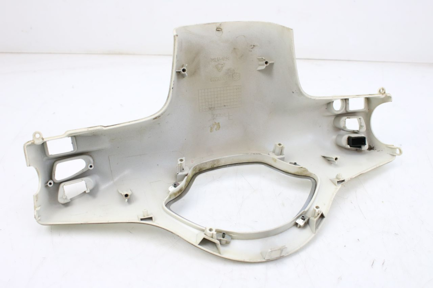 photo de COUVRE GUIDON ARRIERE PIAGGIO VESPA GTS IGET ABS 125 (2017 - 2023)
