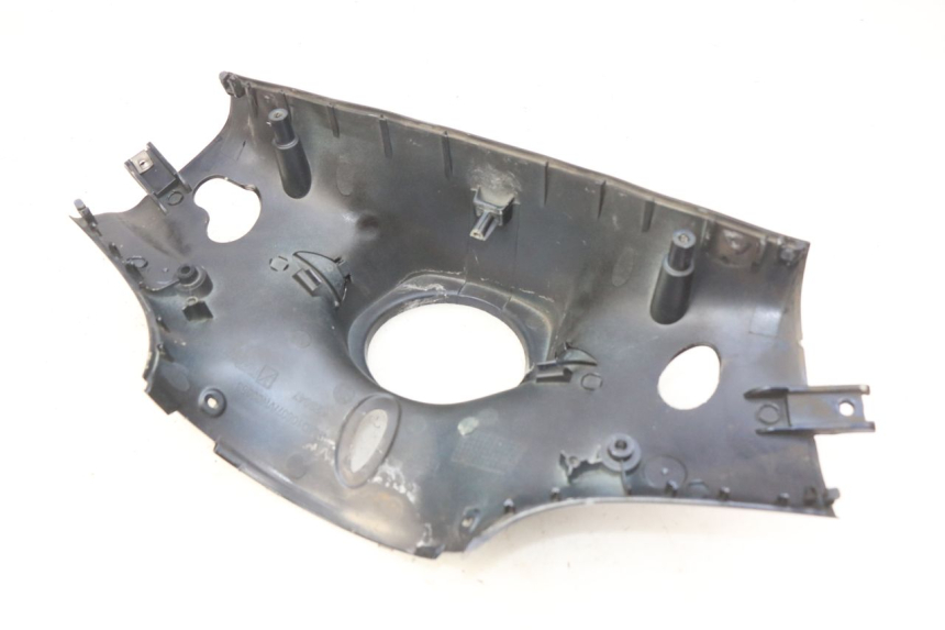 photo de COUVRE GUIDON ARRIERE PIAGGIO VESPA PRIMAVERA 2T 50 (2013 - 2018)