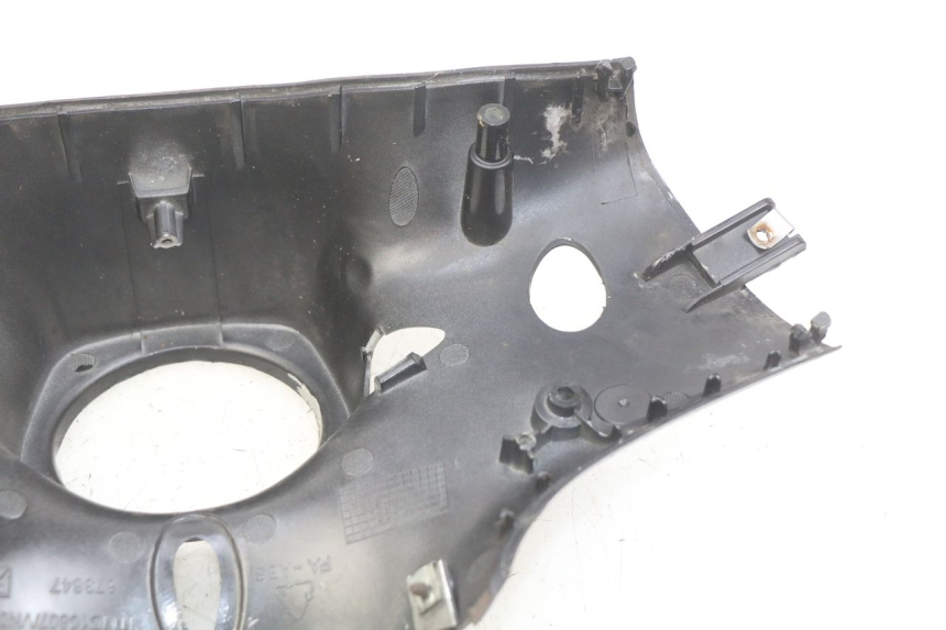 photo de COUVRE GUIDON ARRIERE PIAGGIO VESPA PRIMAVERA 2T 50 (2013 - 2018)