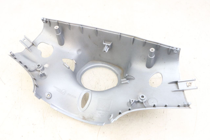 photo de COUVRE GUIDON ARRIERE PIAGGIO VESPA PRIMAVERA 4T 50 (2021 - 2024)