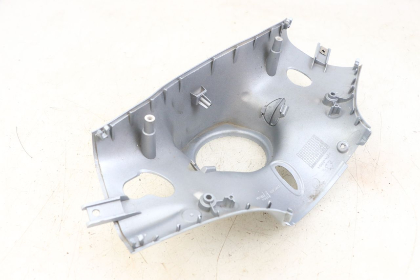 photo de COUVRE GUIDON ARRIERE PIAGGIO VESPA PRIMAVERA 4T 50 (2021 - 2024)