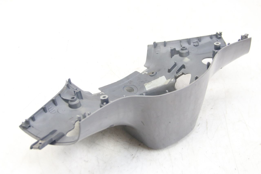 photo de COUVRE GUIDON ARRIERE PIAGGIO VESPA SPRINT 2T 50 (2014 - 2018)
