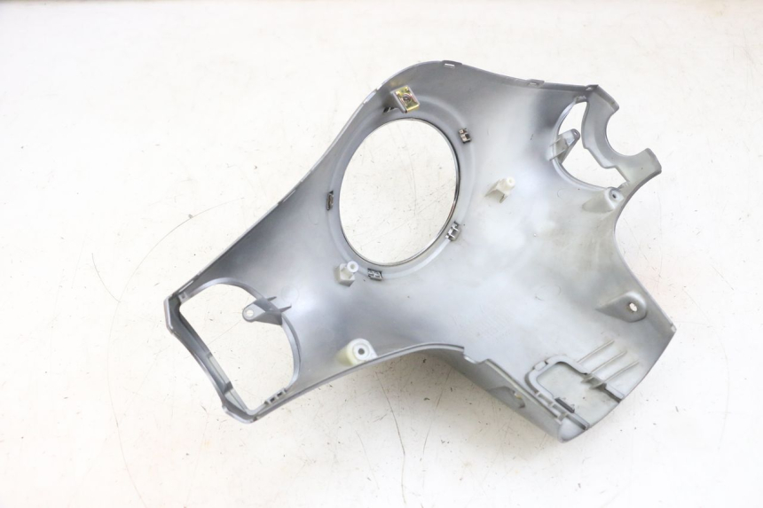 photo de COUVRE GUIDON ARRIERE EFUN PUSA 1 - Gros plan technique